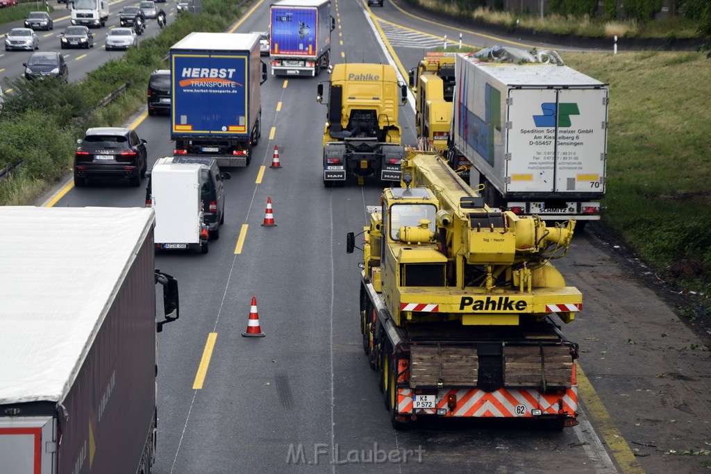 Schwerer VU A 3 Rich Oberhausen Hoehe AK Leverkusen P892.JPG - Miklos Laubert